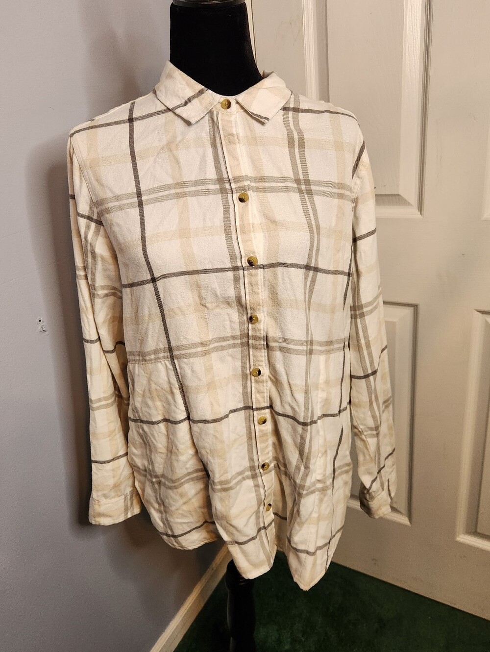 Jach's Girlfriend Women Top Size Large White Plaid Flannel Long Sleeve Button